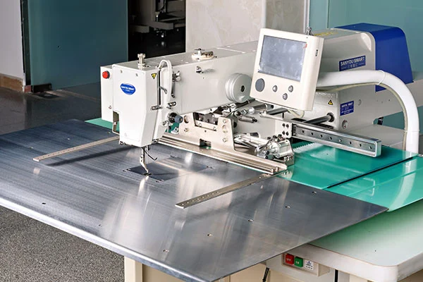 Heavy Duty Sewing Machine